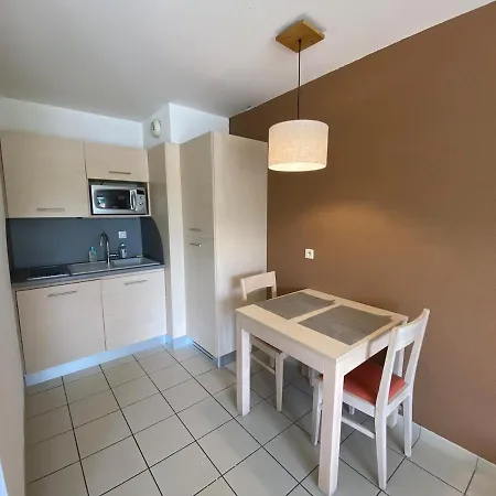 Apartment Climatise Proche Du *