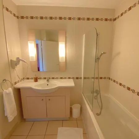 Apartment Climatise Proche Du